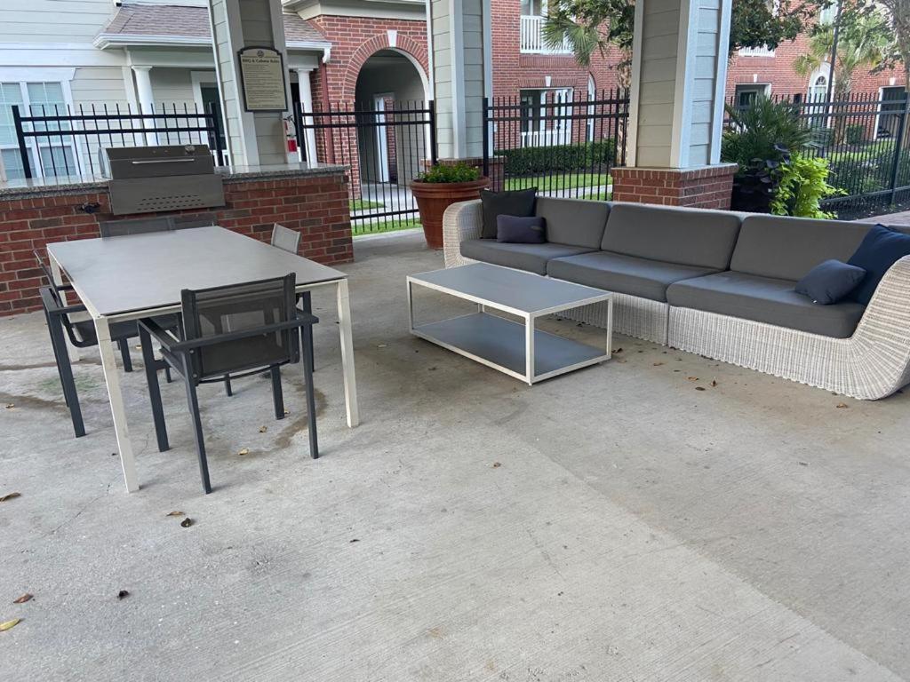 Spacious Apartments In The Woodlands, Tx Exterior photo