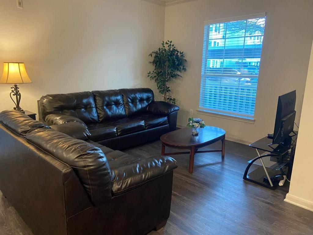 Spacious Apartments In The Woodlands, Tx Room photo